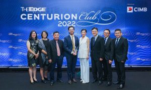 Paramount staff with Benjamin Teo posing with The Edge Centurion Club Awards 2022 award
