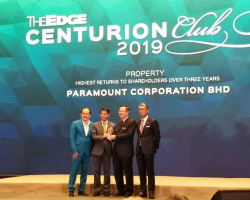 Jeffrey Chew receiving award by YB Lim Guan Eng