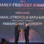 Ooi-Hun-Peng-receiving-an-award-at-StarProperty-Awards-2022